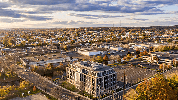 A view of an urban area with many buildings.